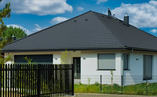 Tańsza alternatywa dla dachówki ceramicznej , to dachówka cementowa – solidny dach w dobrej cenie